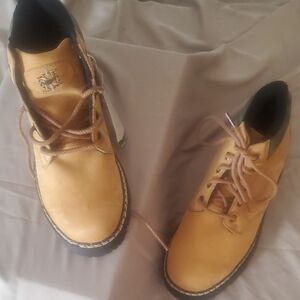 Nevados Men's Tan Leather Shoes